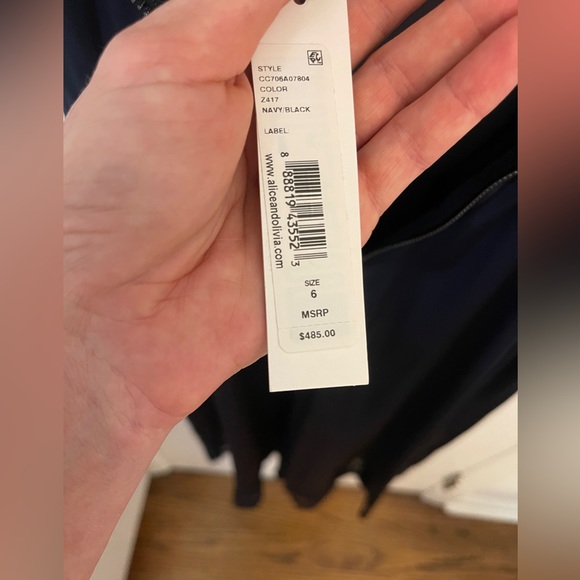 NWT, Alice & Olivia, navy silk romper, size 6 - Picture 8 of 8